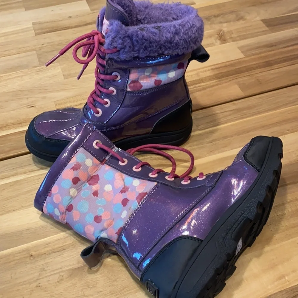 UGG Butte II purple boot